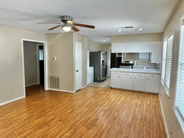 Building Photo - 30507 Quinn Rd