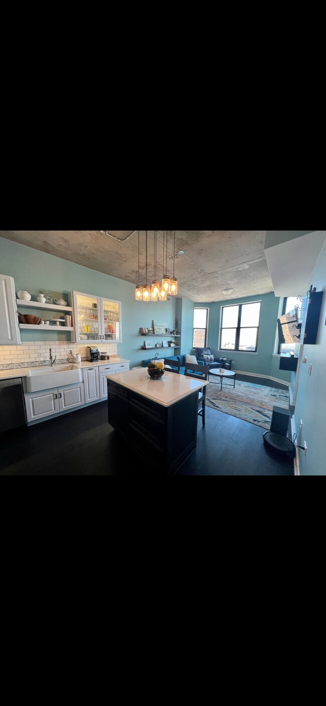 Building Photo - 1464 S MICHIGAN Ave