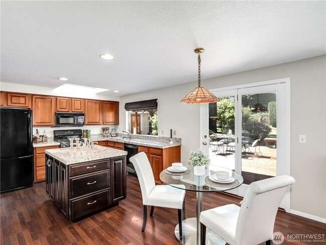 Building Photo - 3bd/2.5ba Woodinville House