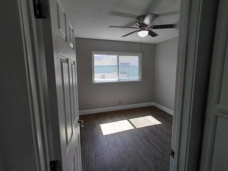 Building Photo - 828 Biljac St