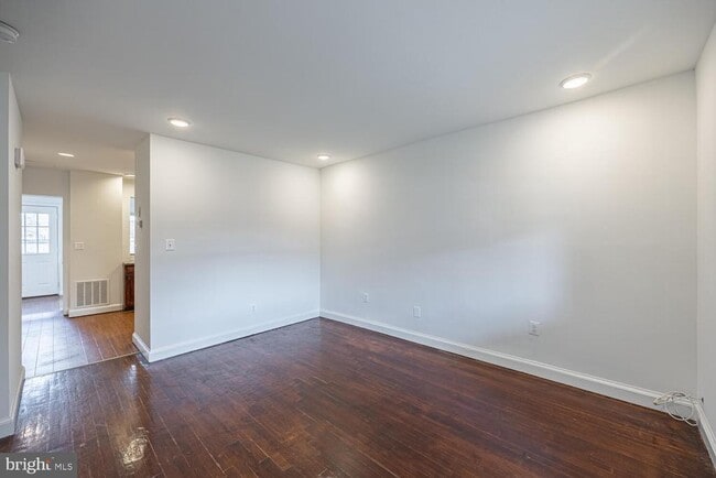 Building Photo - 156 Wesmond Dr