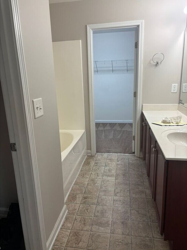 Building Photo - 57 Honey Brook Ct