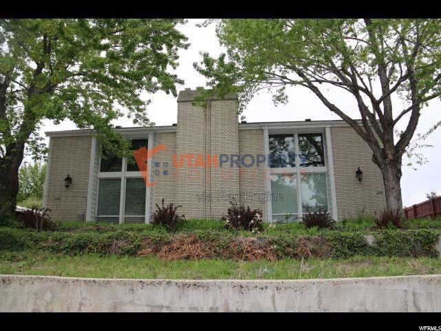 Building Photo - 7290 Racquet Club Dr