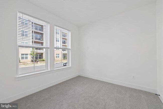 Building Photo - 9117 Crk Btm Ln