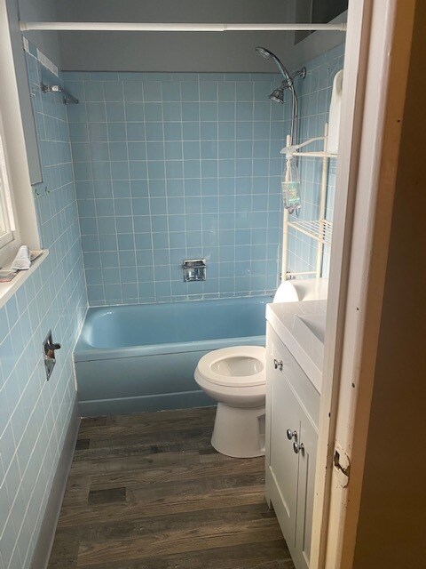 Master bed bath - 10630 Landseer Dr