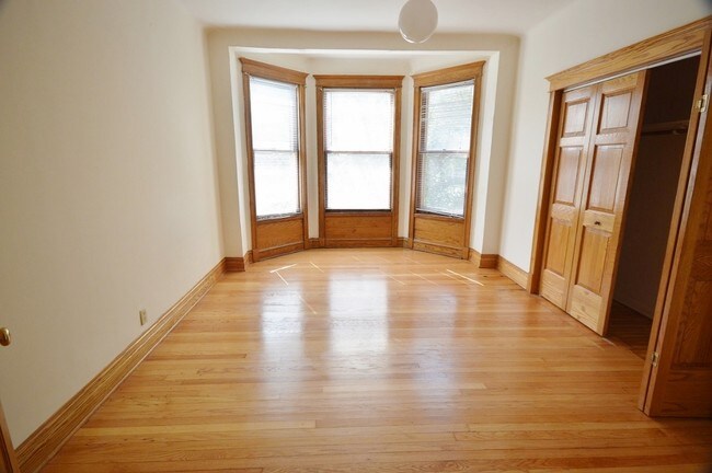 Floorplan - 854 W. Waveland