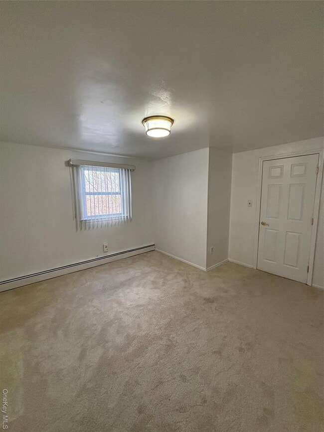 Building Photo - 2355 Vista Ct