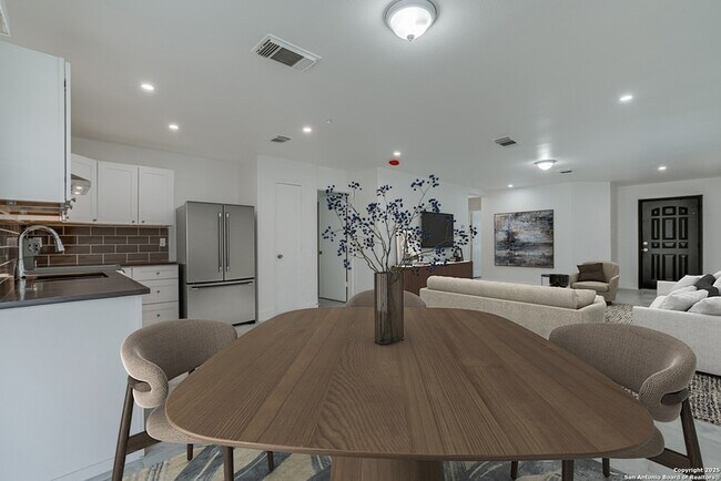 Building Photo - 9958 Panther Bay