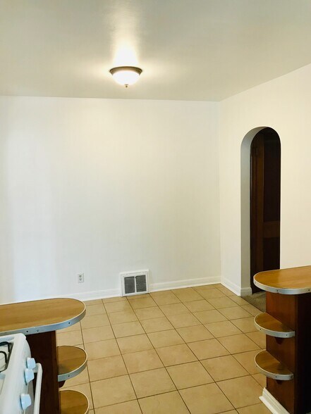 Building Photo - 2121 16th St