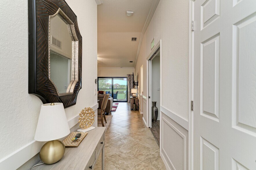 Building Photo - 5557 Palmer Cir