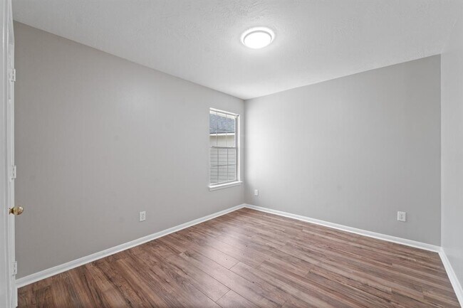 Building Photo - 7103 Biton Dr