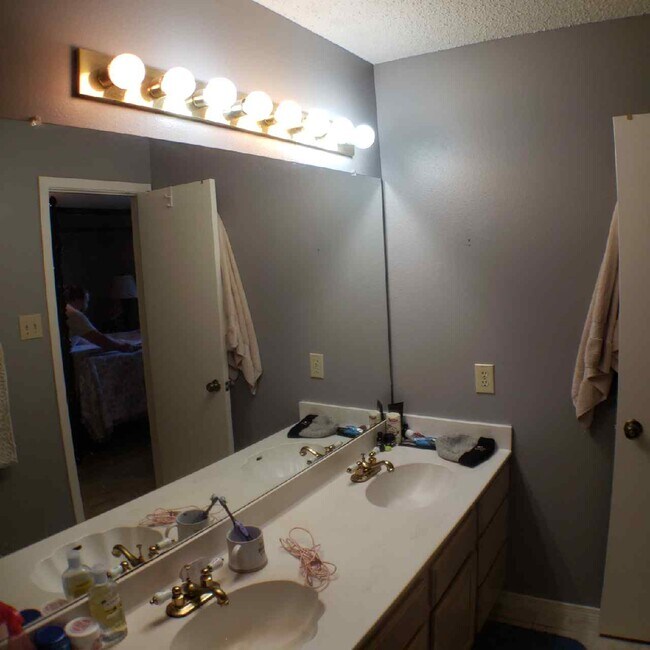 Building Photo - 8206 Talkenhorn