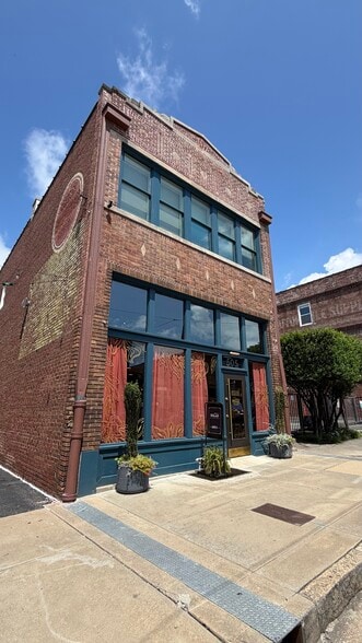 515 Building - 505 S Main St