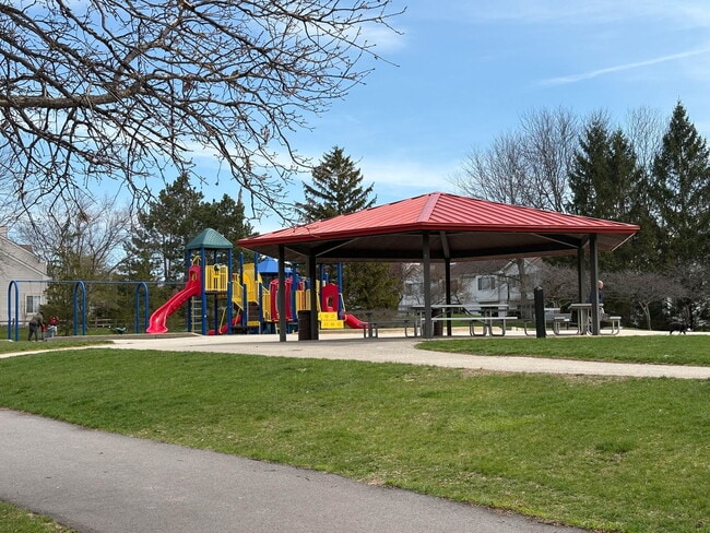 Building Photo - 2904 Heatherwood Dr