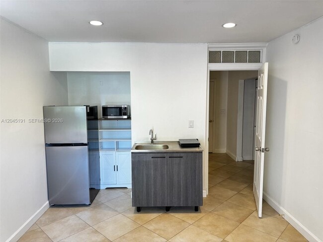 Building Photo - 158 SW 96th Ct