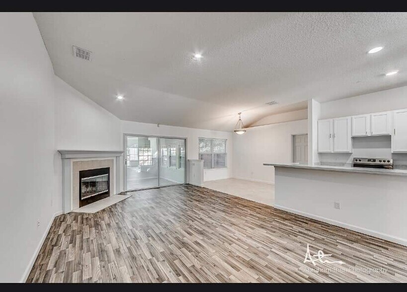 Building Photo - 11160 Apple Blossom Trl W