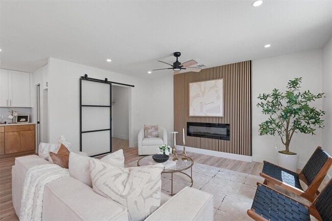 Building Photo - 5604 Overbrook Dr