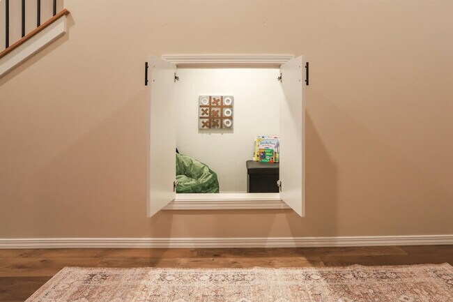 Building Photo - 609 N Kimball Ave