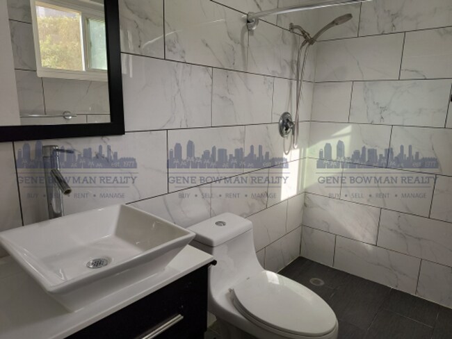 Building Photo - Charming 4-bedroom, 2-bathroom home located in the heart of San Diego