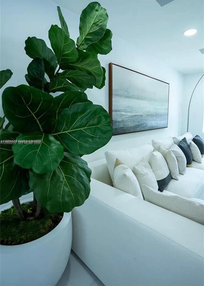 Building Photo - 31 SW 6th St