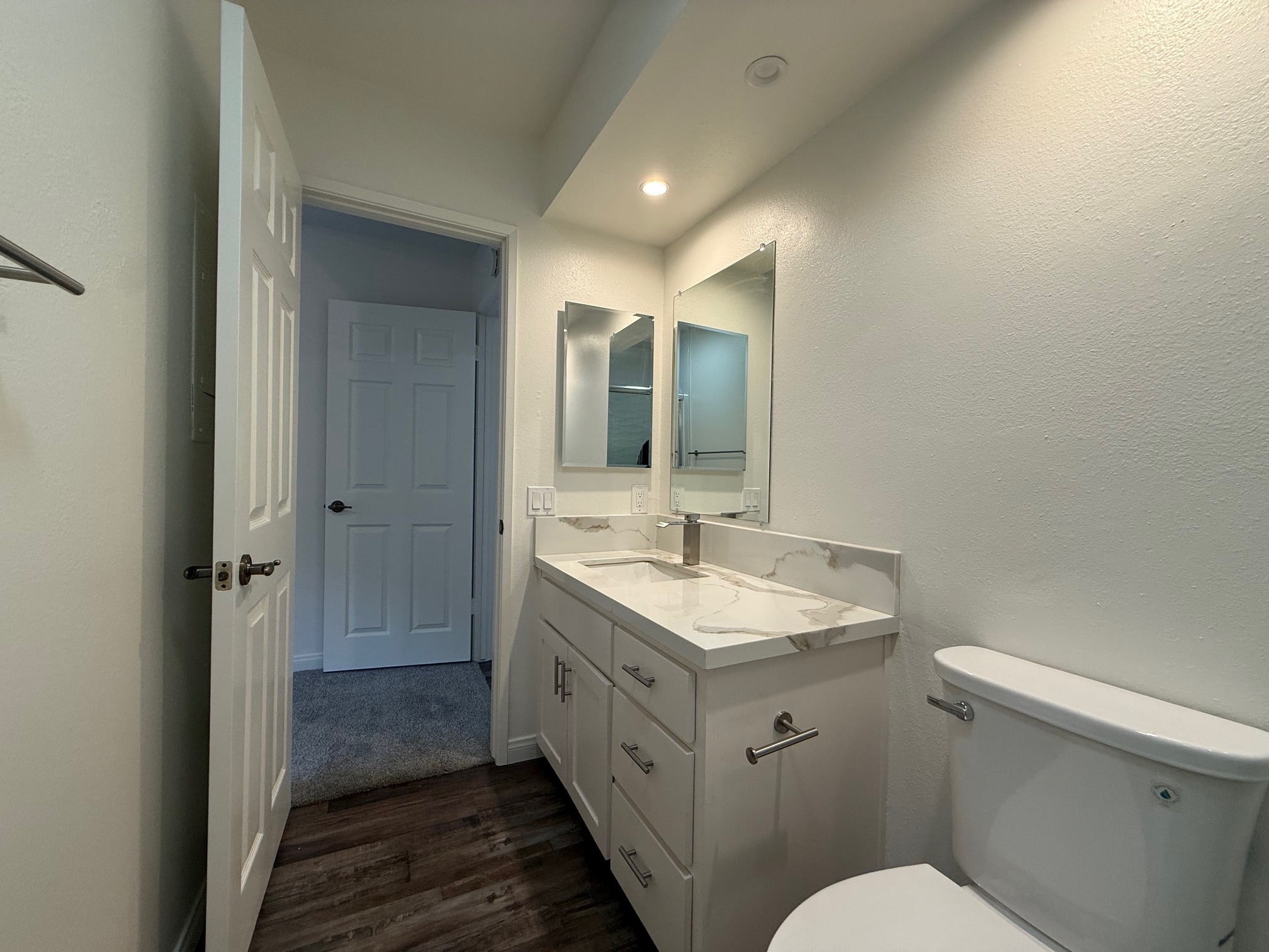 Building Photo - 6917 Pear Tree Dr