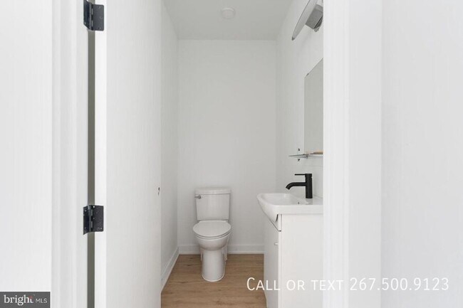 Building Photo - 1306 N Front St