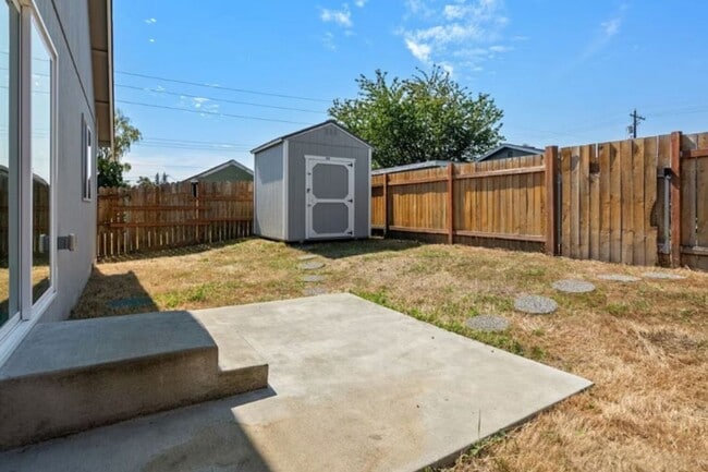 Building Photo - 6638 S Warner St