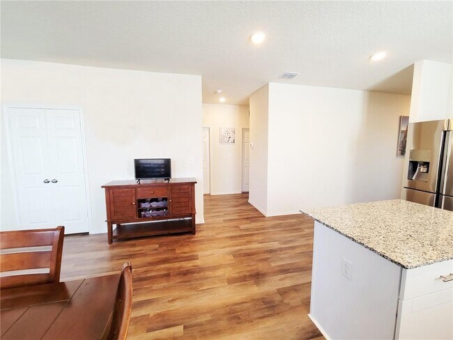 Building Photo - 417 Sand Cherry
