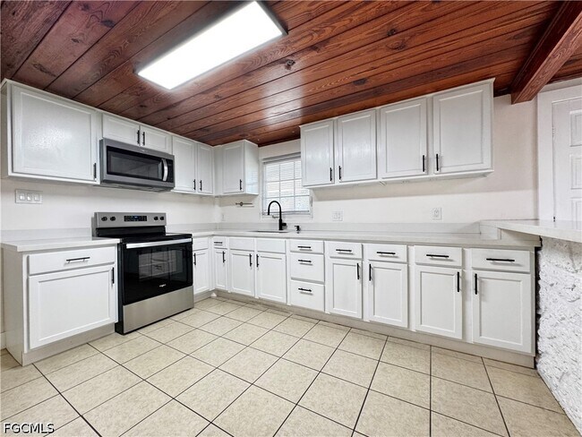 Building Photo - 1275 Gramac Dr