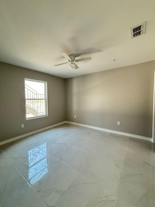 Building Photo - 315 Dorel Dr