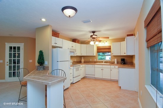 Building Photo - Ixora