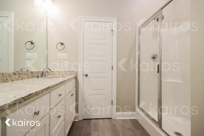 Building Photo - 6422 Roux Dr