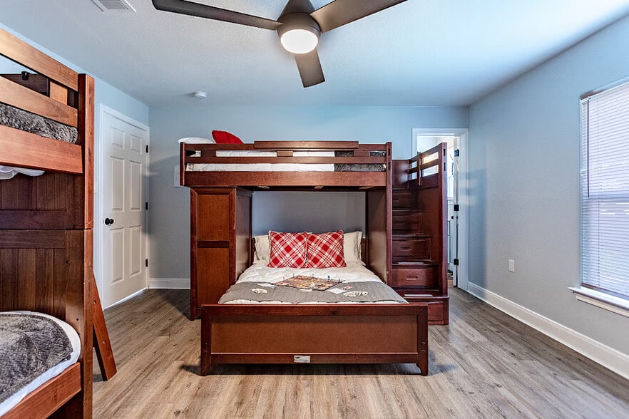 Building Photo - 3415 Shelby Ave