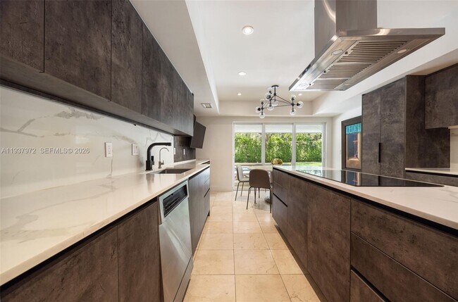 Building Photo - 7230 Vistalmar St