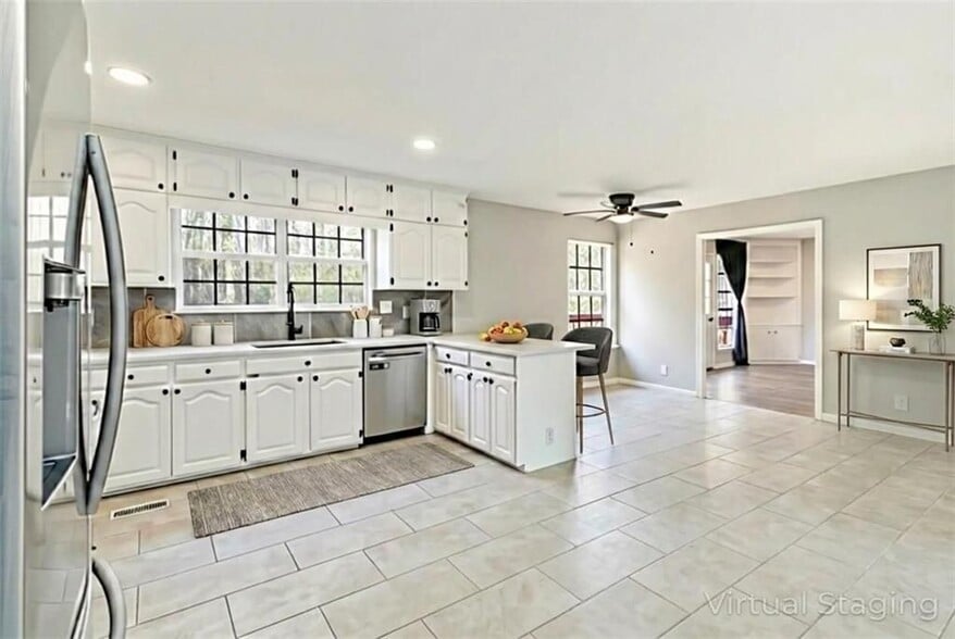 Building Photo - 2119 Tudor Castle Way