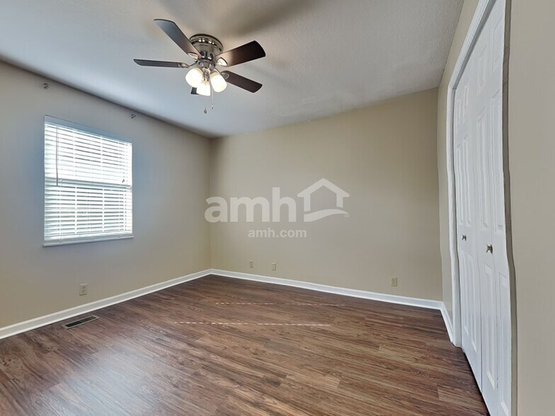 Building Photo - 10037 Double Tree Rd