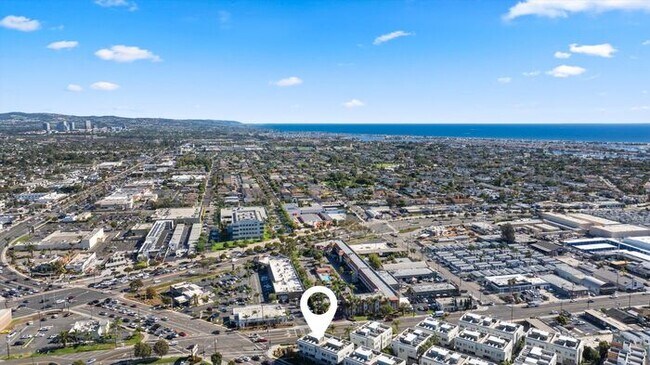 Building Photo - Superior Point