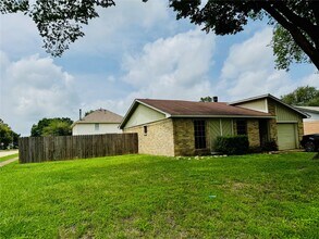 Building Photo - 17118 Amber Ridge Dr