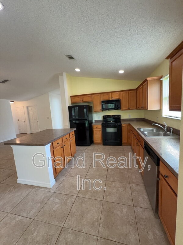Building Photo - 4857 Makenna Cir