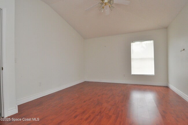 Building Photo - 911 Eldron Blvd SE