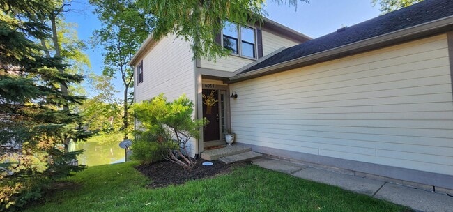 Primary Photo - 6054 Southbay Dr