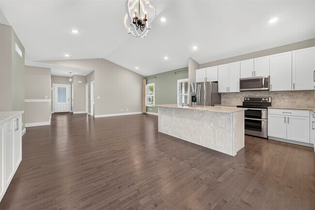 Building Photo - 15 Country Trail Ct