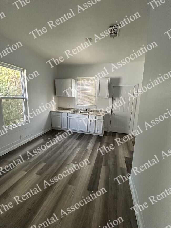 Building Photo - 1903 S Grand St