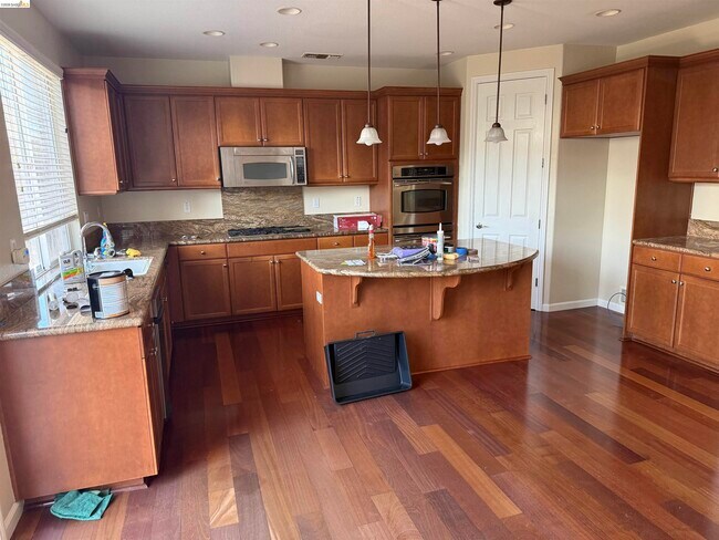 Building Photo - 5107 Fern Ridge Cir