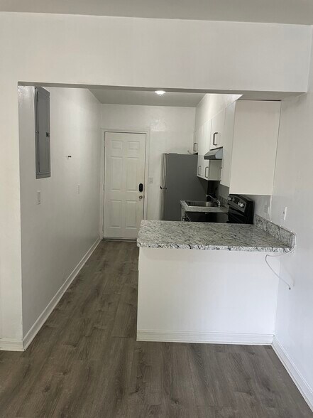 Building Photo - 715 NE 92nd St