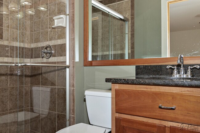 Building Photo - 1180 Silverwood Ct