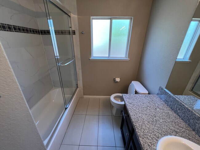 Building Photo - Upgraded Orangevale Home on Corner Lot