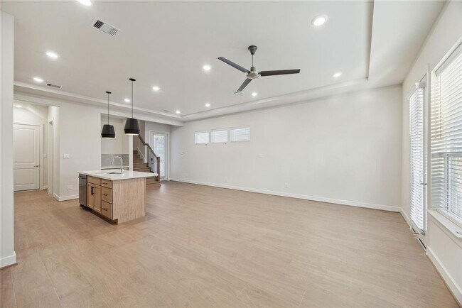 Building Photo - 24403 Colonial Willow Dr