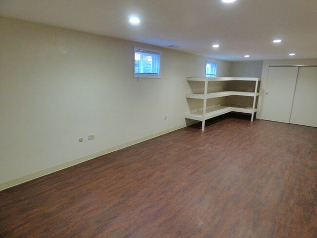 Building Photo - $0 DEPOSIT OPTION! RANCH STYLE HOME IN PRIME VIRGINIA VILLAGE!!!