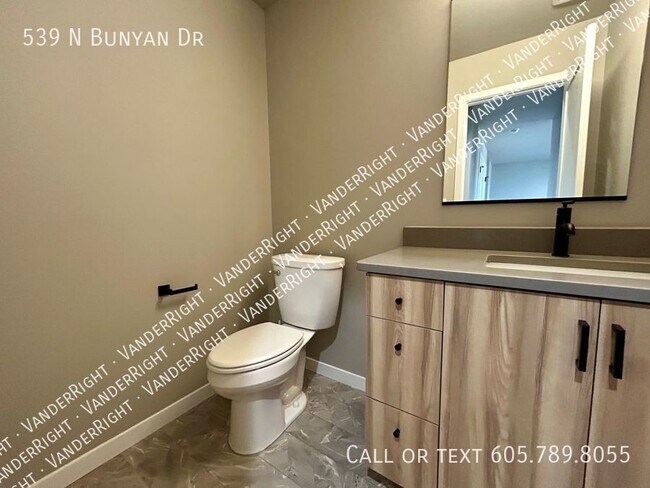 Building Photo - 539 BUNYAN Dr